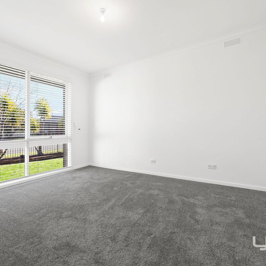 32 Concord Circuit, ALBANVALE - Photo 1