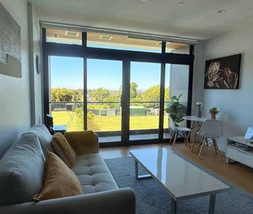 Lock up and leave - Photo 4