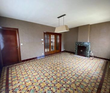 Verrassend ruime gezinswoning met garage, tuin en bijgebouw - Photo 4