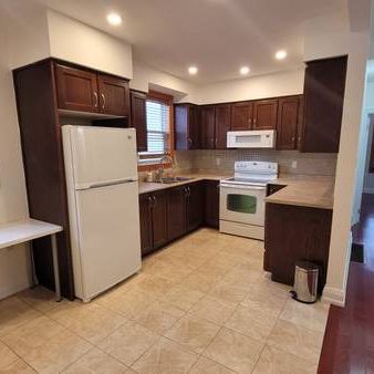 St Clair Ave W. & Oakwood Apartment For Rent - Photo 1