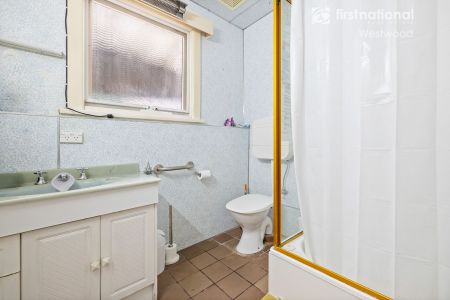 Charming Cottage - Photo 2