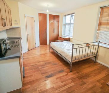 Studio to rent - Photo 4