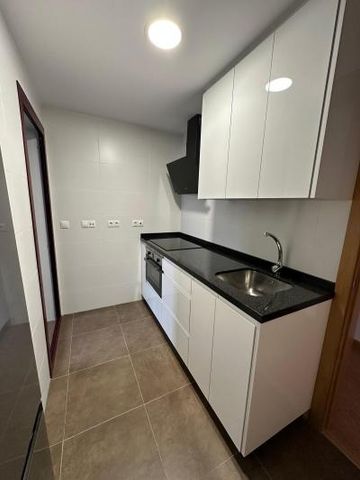 Apartment - Málaga (Teatinos) - Photo 2