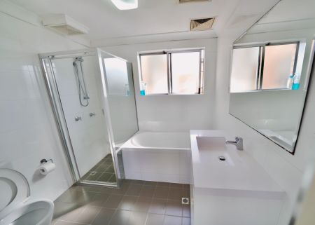 2 bed 1 bath*1 - Photo 5