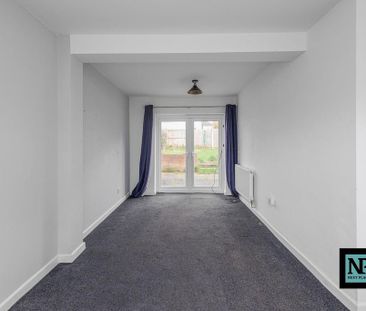 3 bedroom semi-detached house to rent - Photo 2