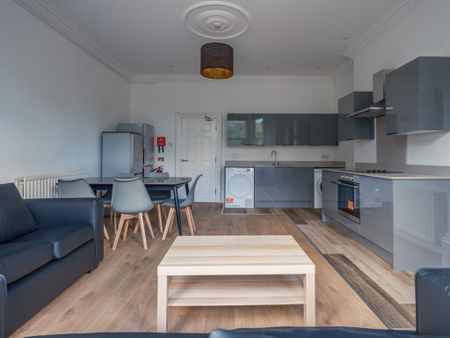 5 bedroom flat to rent - Photo 3