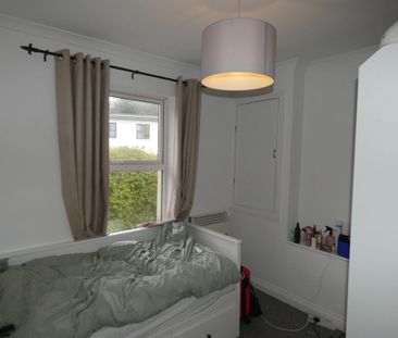 1 bed Apartment - To Let - Photo 2