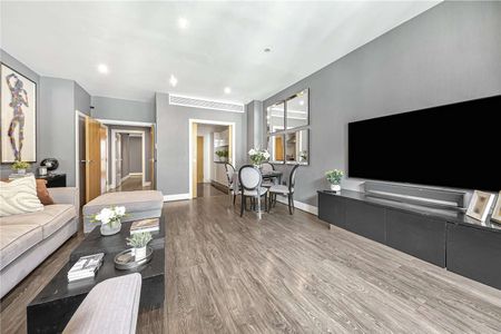 Exceptionally spacious two-bedroom apartment within this attractive and well-maintained portered development. - Photo 2