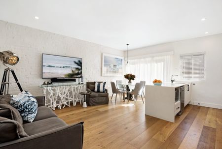 Top Floor Beachside Apartment On Ben Buckler Headland - Photo 5