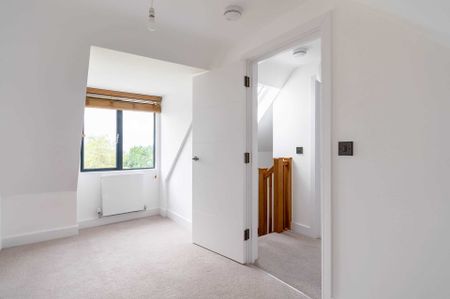 Lansdown Court - Photo 2