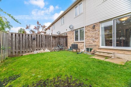 For Lease - 2570 Valleyridge Drive, Oakville, Ontario - Photo 5