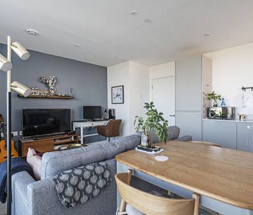 2 bedroom flat to rent - Photo 2