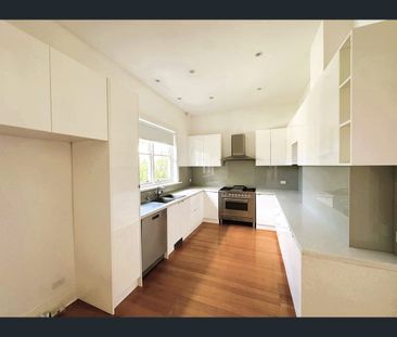 4 Oakleigh Road, Ormond, Vic 3204 - Photo 1