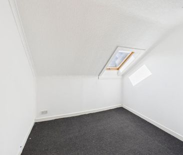 3 bedroom end of terrace house to rent - Photo 6