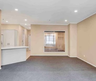 Central Auckland Living - Spacious Two-Bedroom Apartment - Photo 2
