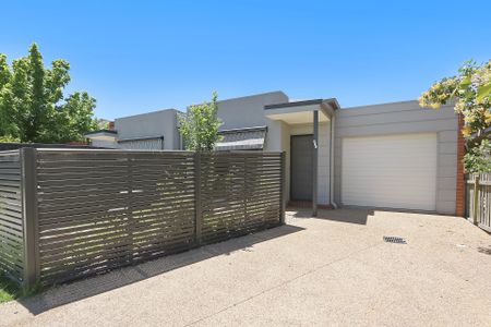 Modern Central Townhouse! - Photo 2