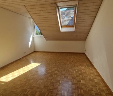 3.5-Zimmer-Dachwohnung mit Cheminée und Balkon/Loggia in Giebenach ... - Photo 4