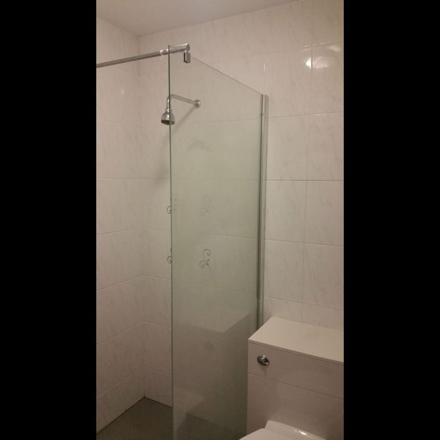 1 Bed Flat, Robin Hood Lane, SW15 - Photo 1