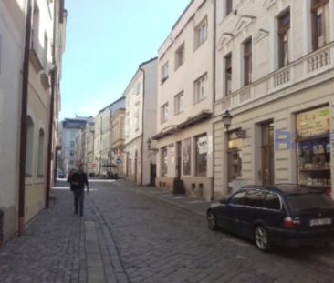 Pronájem zrekonstruovaného bytu 2+kk v historickém centru HK - Photo 1