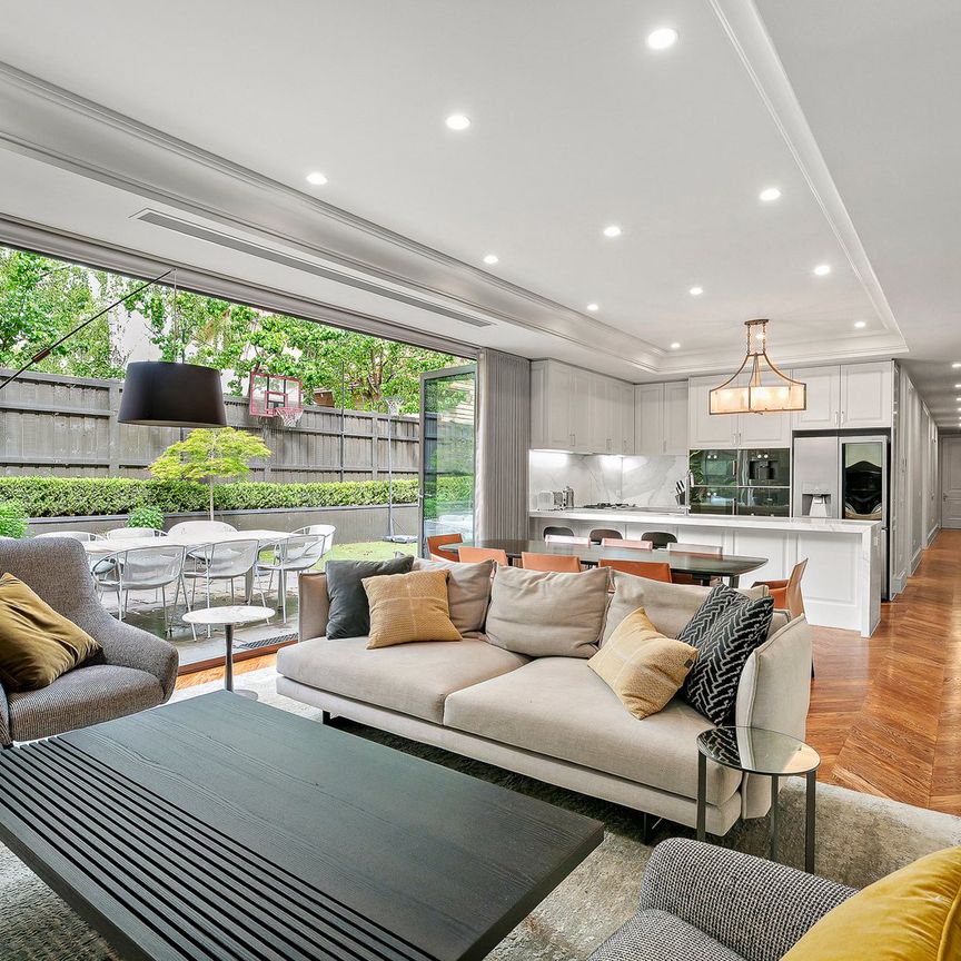 2/145 Cotham Road, Kew VIC 3101 - Photo 1