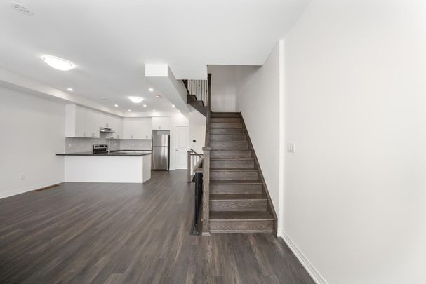 For Lease - 13 Bluebird Lane, Barrie, Ontario - Photo 1