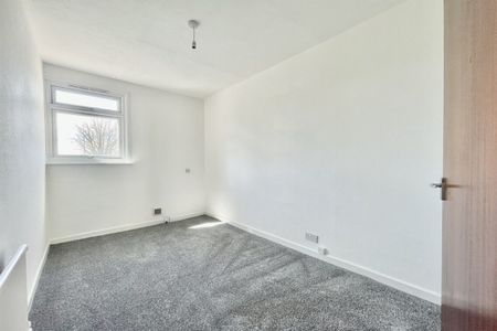 1 bed Flat Hartington Road, SS1 - Photo 4