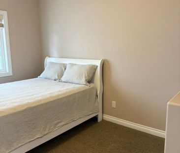 554 Senick Cres (Upper), Saskatoon - Photo 2