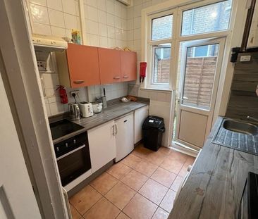 Room in a Shared House, Hanover Rd, NW10 - Photo 2