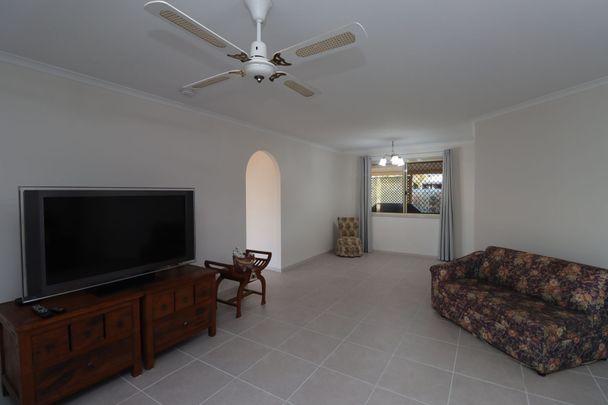 27 Moonbi St, 4655, Scarness Qld - Photo 1