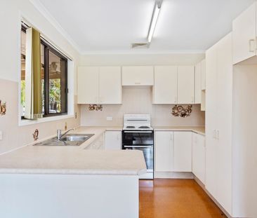 Low Maintenance and Neat as a Pin! - Photo 2