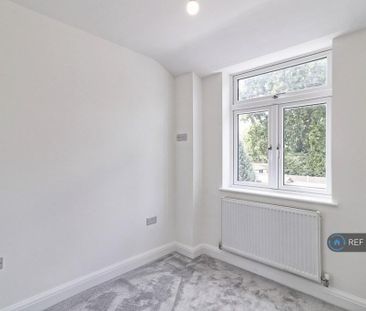 4 bedroom terraced house to rent - Photo 5