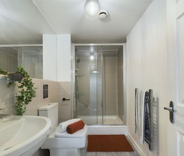 Room in a Shared House, Acomb St, M14 - Photo 5