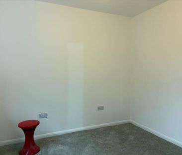 3 bedroom mews to rent - Photo 6