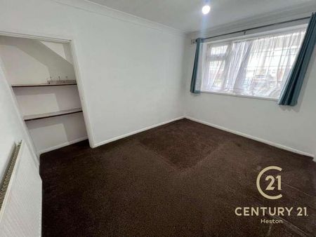 Sonia Gardens, Hounslow, TW5 - Photo 5