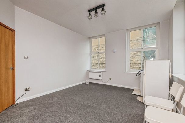 Byram Street, HUDDERSFIELD - Photo 1