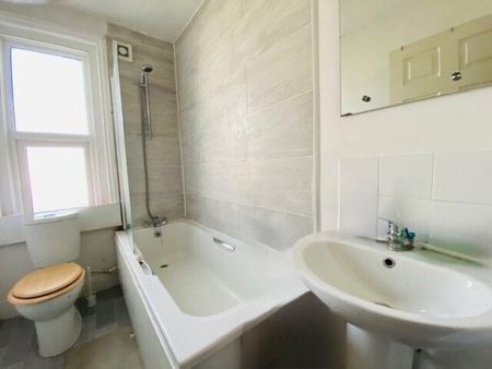 Newcombe Road, Southampton - Photo 4