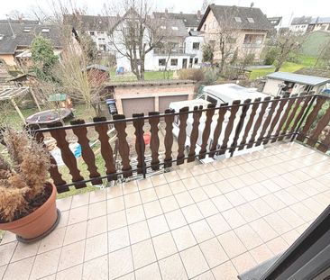 Langsur: Viel Raum für Familie oder WG – 4-Zimmer-Wohnung mit Einba... - Photo 5