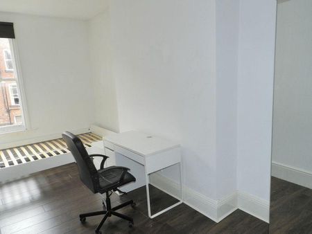 3 bedroom apartment to rent - Photo 4