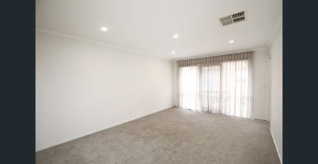 4 bedroom family home - Photo 4