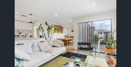 MODERN IMPRESSIVE FAMILY HOME - ENJOY THE BEACH LIFE - Photo 3