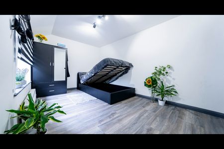 Room in a Shared House, Cranmore Road, BR1 - Photo 2