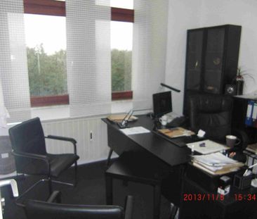 Wohnung Duisburg Stadtmitte mit Parkplatz - Photo 1