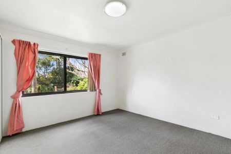 Spacious One-Bedroom Flat - Photo 3