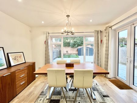 4 Bed Semi-Detached House, Tunstall Road, CR0 - Photo 5