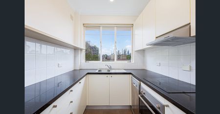 Newly Renovated 2-Bedroom + Study Apartment in Prime Location - Photo 3