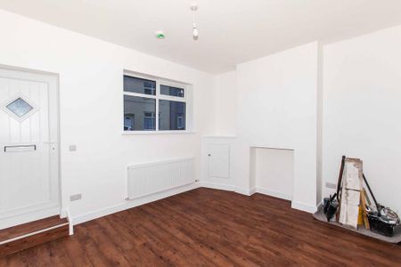2 bedroom terraced house to rent - Photo 2