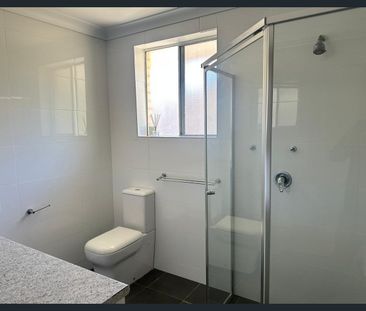 2 Bedrooms, 1 Bathroom, and 1 Parking Space - Photo 4