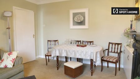 Room in a shared 5-bedroom flat for rent in Rathfarnham - Photo 4