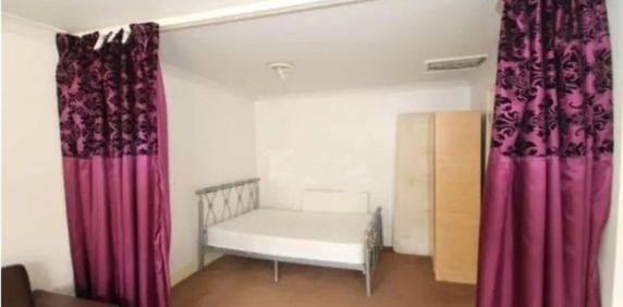 Studio Flat, Christchurch Road, IG1 - Photo 2