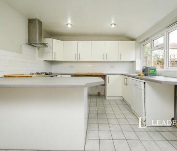 3 bedroom terraced house to rent - Photo 6